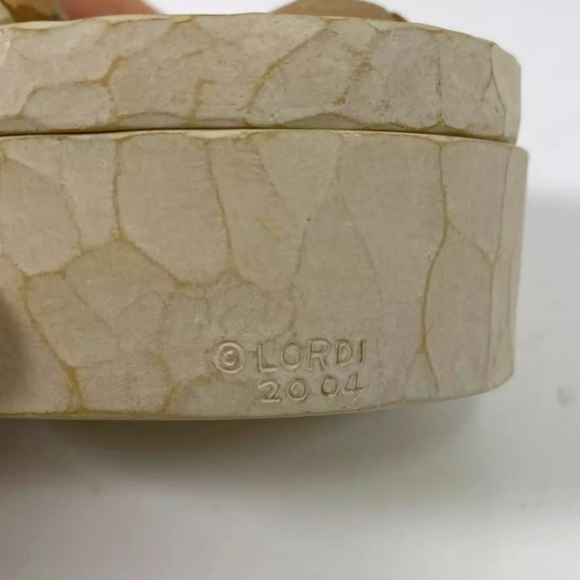 2004 Susan Lordi Willow Tree Remembrance Box of Memories Sm Trinket/ Ring Box - Picture 6 of 11